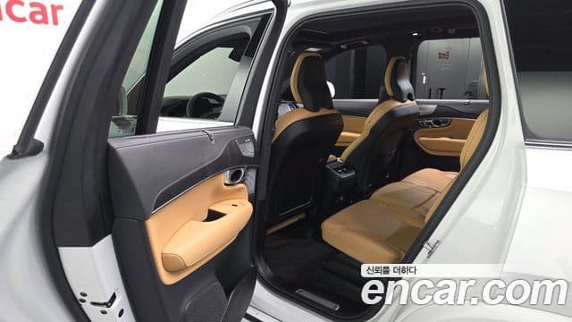 Volvo XC90 2025 — Photo 16/33
