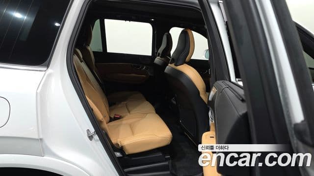 Volvo XC90 2025 — Photo 18/33