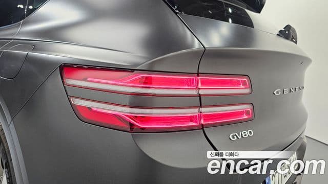 Genesis GV80 2023 — ფოტო 18/33