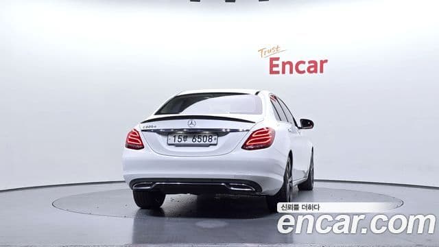 Mercedes-Benz C-Class 2018 — ფოტო 4/20