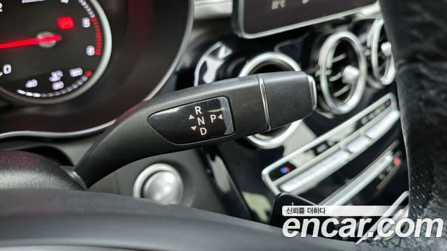 Mercedes-Benz C-Class 2018 — ფოტო 9/20
