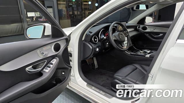 Mercedes-Benz C-Class 2018 — ფოტო 10/20