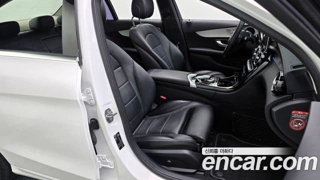 Mercedes-Benz C-Class 2018 — ფოტო 12/20
