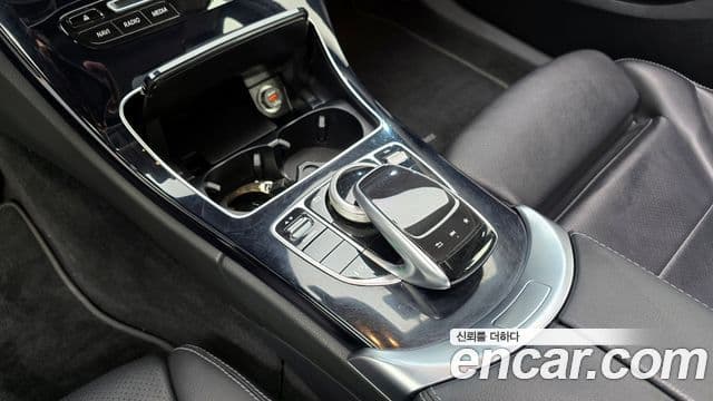 Mercedes-Benz C-Class 2018 — ფოტო 17/20
