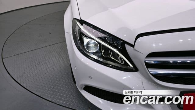 Mercedes-Benz C-Class 2018 — Photo 24/32