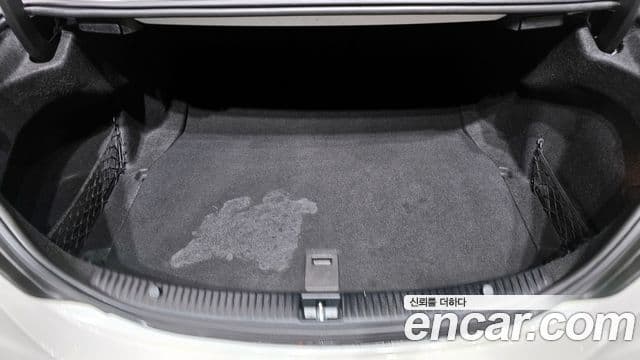 Mercedes-Benz C-Class 2018 — Photo 13/32