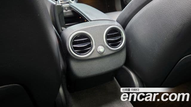 Mercedes-Benz C-Class 2018 — Photo 26/32