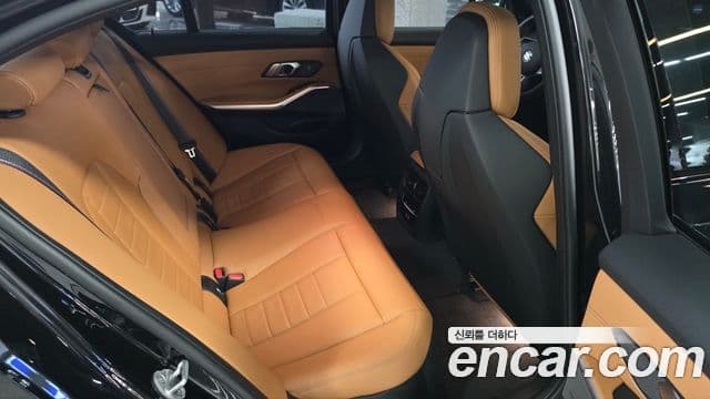 BMW 3 Series 2024 — Photo 13/20