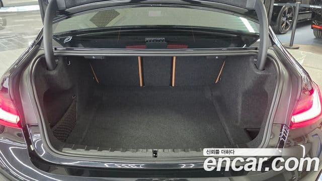 BMW 3 Series 2024 — Photo 16/20