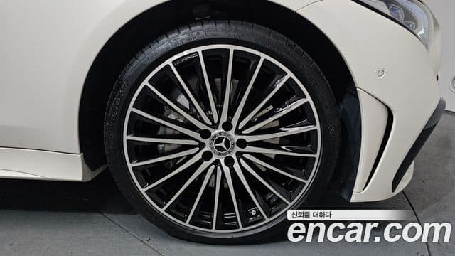 Mercedes-Benz CLS-Class 2022 — Photo 11/33
