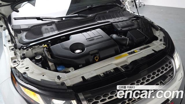 Land Rover Range Rover Evoque 2019 — Şəkil 28/31