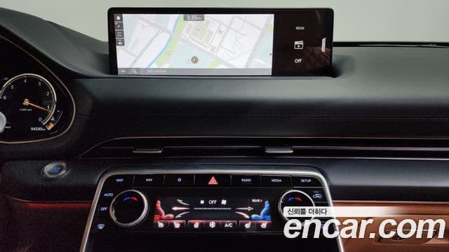 Genesis GV80 2021 — ფოტო 13/20