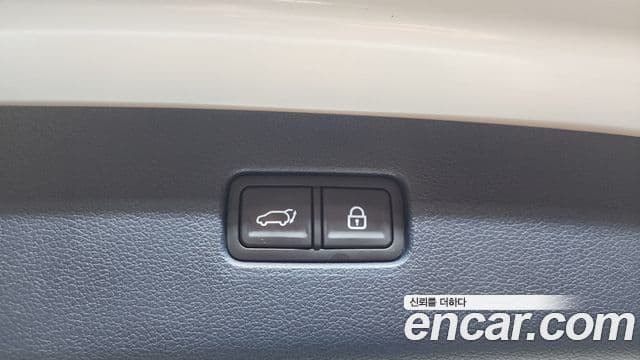 Genesis GV80 2021 — ფოტო 17/20