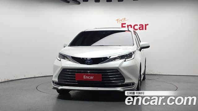Toyota Sienna 2024 — ფოტო 3/20