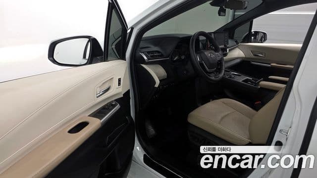 Toyota Sienna 2024 — ფოტო 10/20