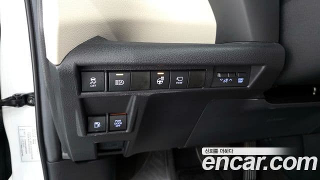 Toyota Sienna 2024 — ფოტო 16/20