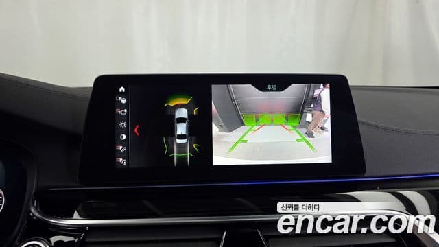 BMW 5 Series 2018 — Şəkil 14/20
