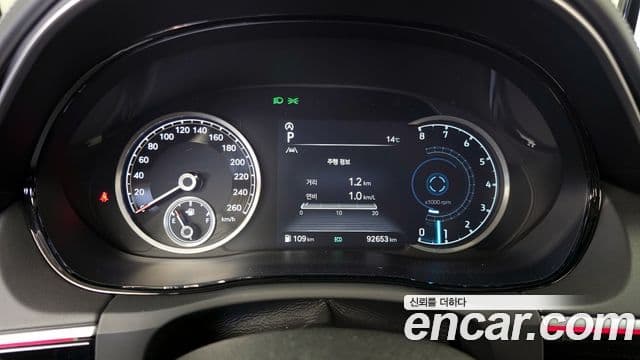 Genesis GV70 2021 — ფოტო 8/20