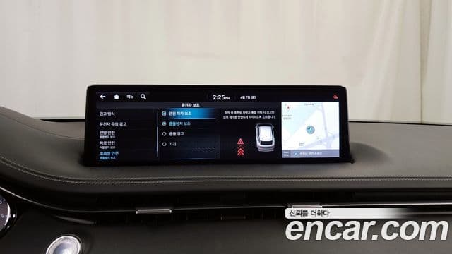 Genesis GV70 2021 — ფოტო 16/20