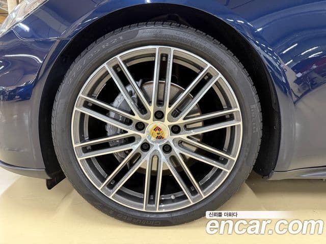 Porsche Panamera 2018 — ფოტო 14/20