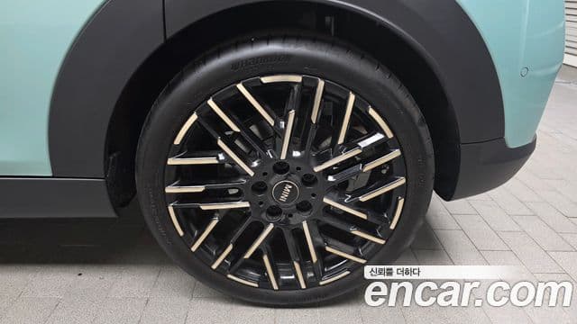 Mini Cooper S 2025 — Photo 23/34