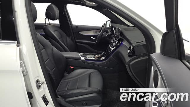 Mercedes-Benz GLC-Class 2021 — Photo 26/31