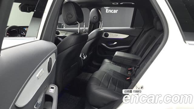 Mercedes-Benz GLC-Class 2021 — Photo 9/31