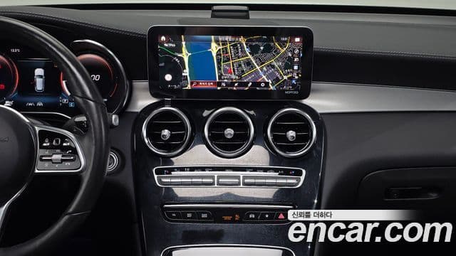 Mercedes-Benz GLC-Class 2021 — Photo 18/31