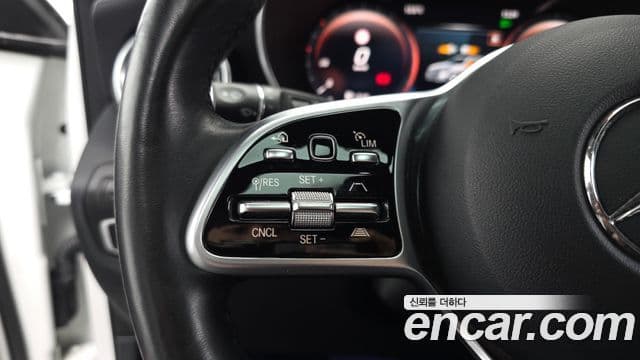 Mercedes-Benz GLC-Class 2021 — Photo 2/31