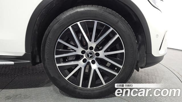Mercedes-Benz GLC-Class 2021 — Photo 14/31