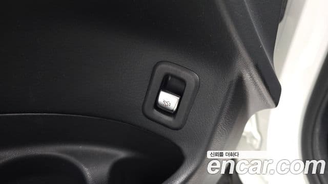 Mercedes-Benz GLC-Class 2021 — Photo 11/31