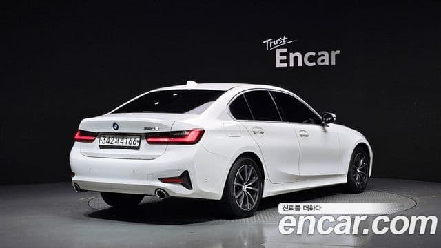 BMW 3 Series 2019 — Фото 2/20