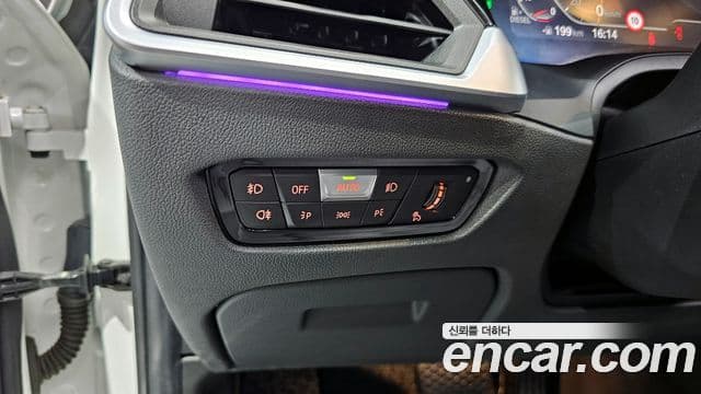 BMW 3 Series 2019 — Фото 16/20