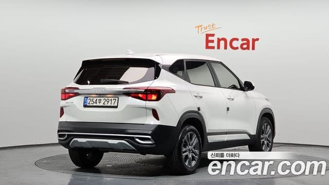 Kia Seltos 2021 — ფოტო 2/20