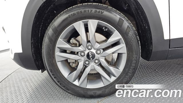 Kia Seltos 2021 — ფოტო 5/20