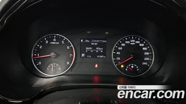Kia Seltos 2021 — ფოტო 8/20