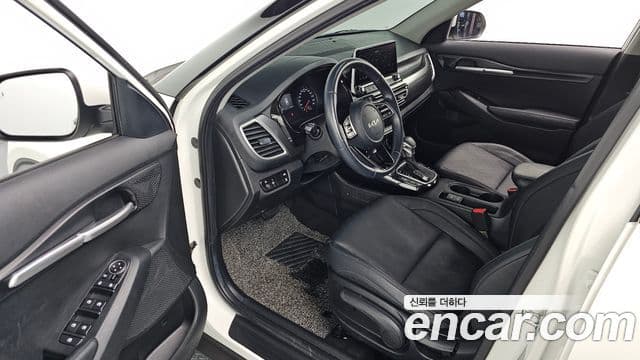 Kia Seltos 2021 — ფოტო 10/20