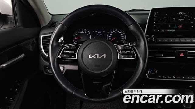Kia Seltos 2021 — ფოტო 13/20