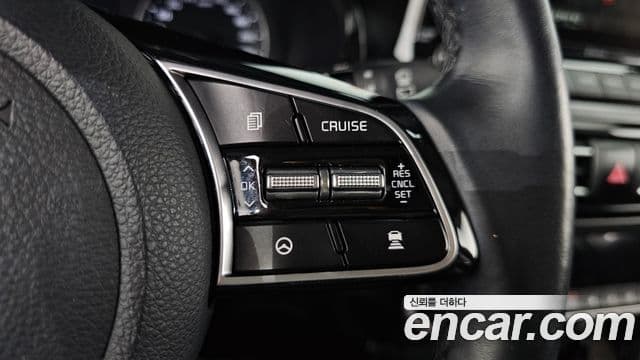 Kia Seltos 2021 — ფოტო 18/20