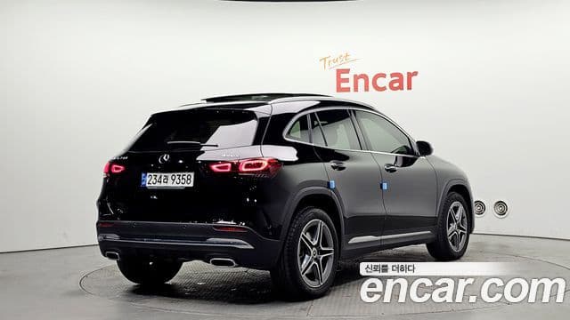 Mercedes-Benz GLA-Class 2021 — ფოტო 18/20