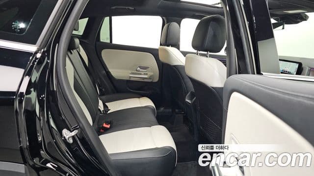 Mercedes-Benz GLA-Class 2021 — ფოტო 1/20