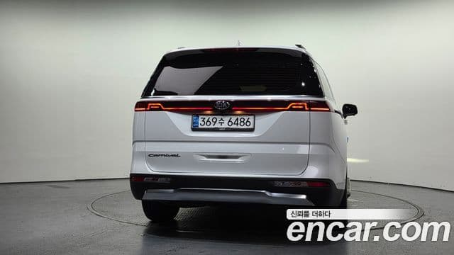 Kia Carnival 2021 — Фото 4/20