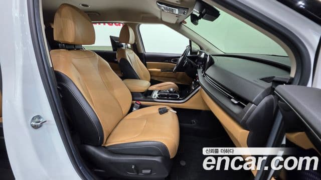 Kia Carnival 2021 — Фото 10/20