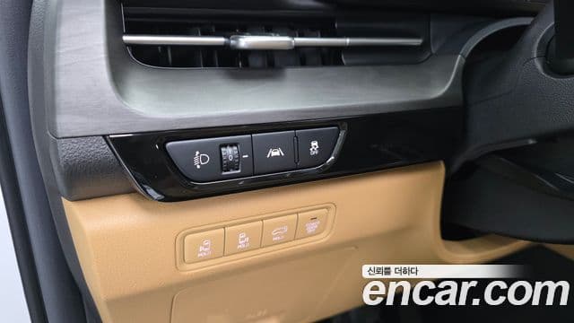 Kia Carnival 2021 — Фото 12/20