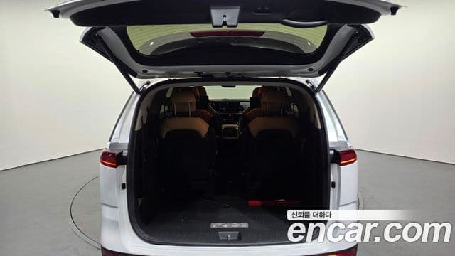 Kia Carnival 2021 — Фото 20/20