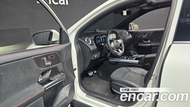 Mercedes-Benz GLA-Class 2022 — ფოტო 10/20