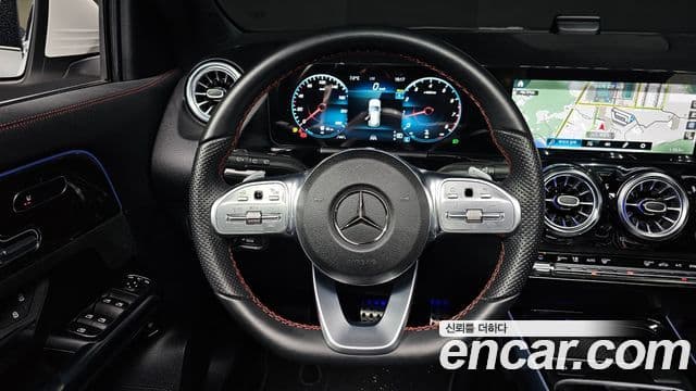 Mercedes-Benz GLA-Class 2022 — ფოტო 13/20