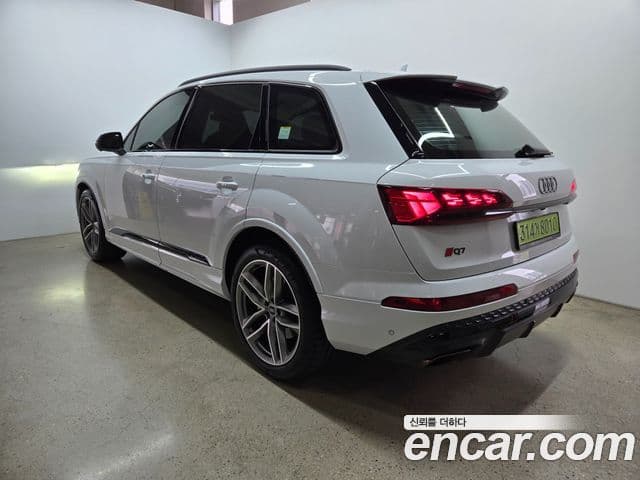 Audi Q7 2025 — Şəkil 1/18