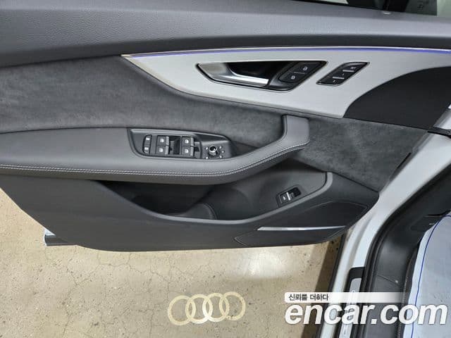 Audi Q7 2025 — Şəkil 12/18