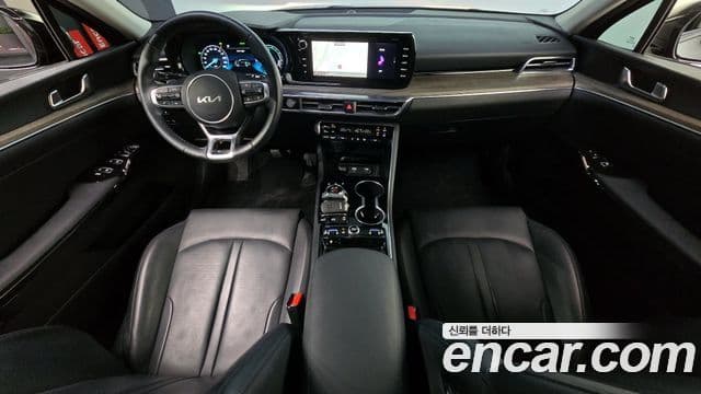 Kia K5 2023 — ფოტო 7/20